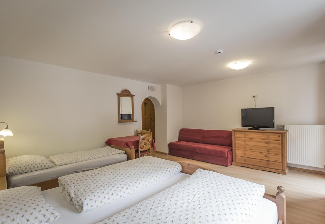 Hotel Neuwirt Cadipietra Bagian luar foto